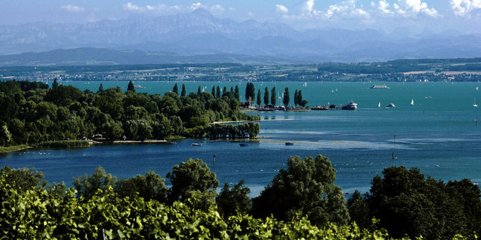 Bodensee mit Alpen im Hintergrund (Foto: © TMBW)